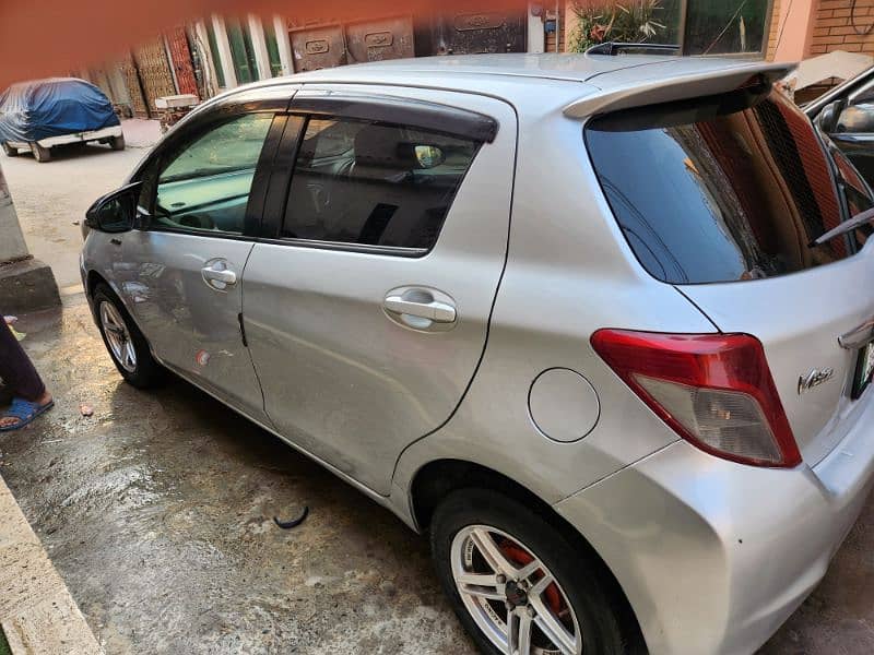 Toyota Vitz 2011 5