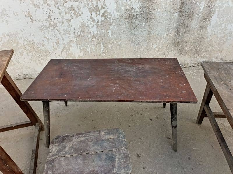 high quality tables for sale. . . contact on WhatsApp for more details 8