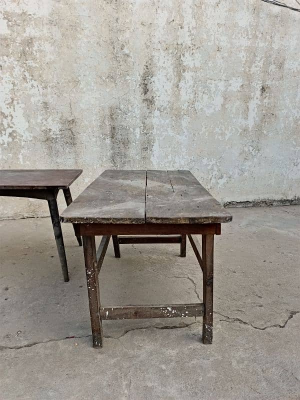 high quality tables for sale. . . contact on WhatsApp for more details 11