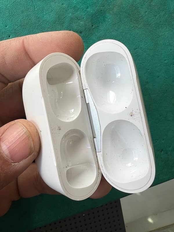 Airpods 2nd Generation Charging Case only (original) 1