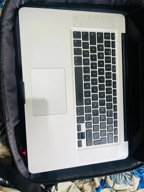 apple macbook pro 4