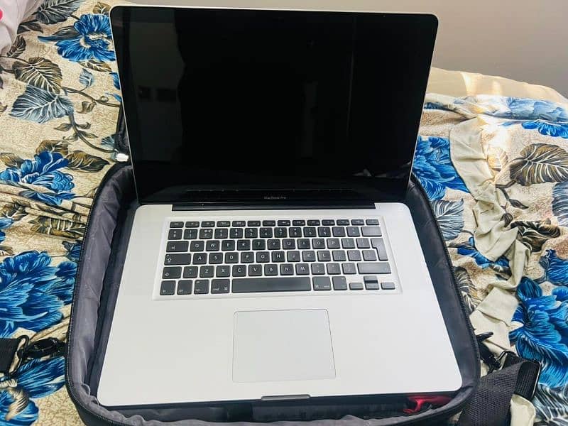 apple macbook pro 5