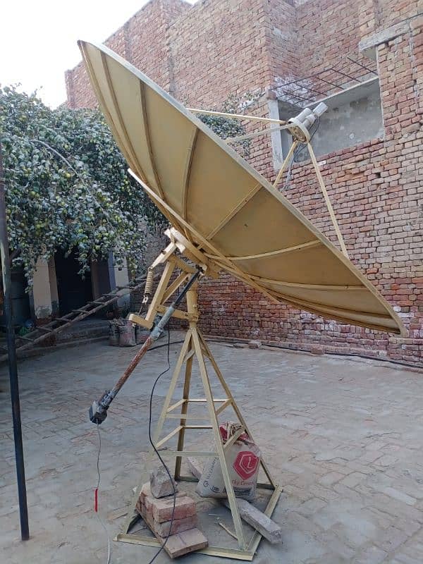 Dish Intena 8-feet 3