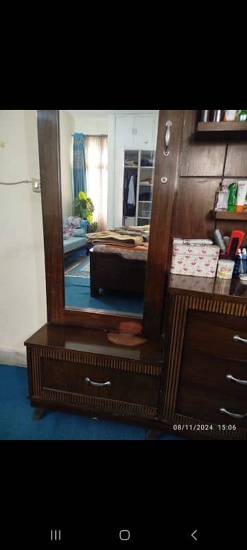 Dressing Table 5