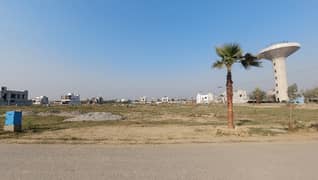 Reasonably-Priced 5 Marla Residential Plot In Paragon City - Orchard Block, Lahore Is Available As Of Now