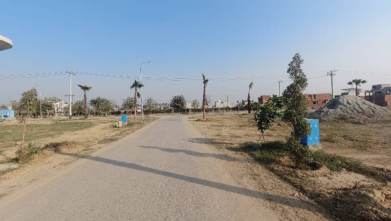 Reasonably-Priced 5 Marla Residential Plot In Paragon City - Orchard Block, Lahore Is Available As Of Now 1