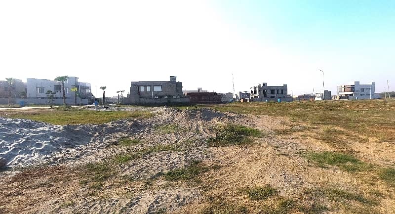 Reasonably-Priced 5 Marla Residential Plot In Paragon City - Orchard Block, Lahore Is Available As Of Now 4