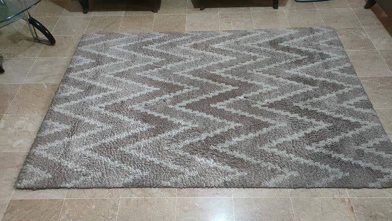 Carpet for sale in very good condition 0