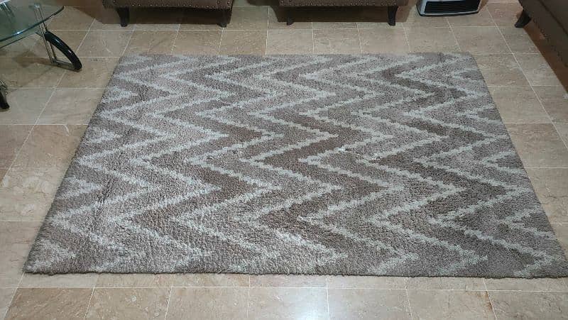 Carpet for sale in very good condition 3