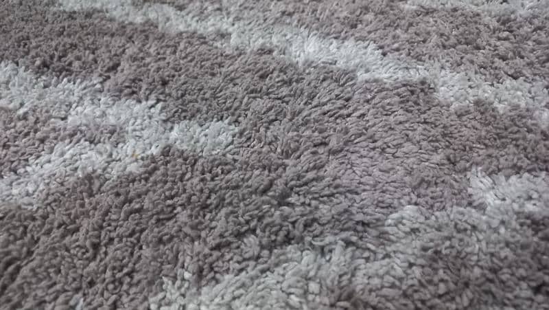 Carpet for sale in very good condition 7