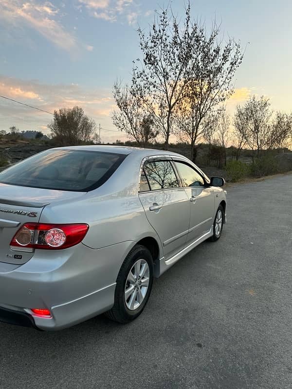 Toyota Corolla Altis 2011 0