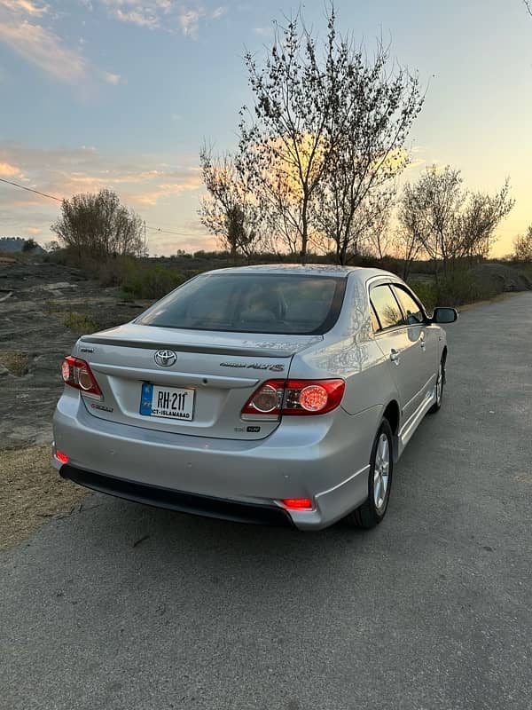 Toyota Corolla Altis 2011 4