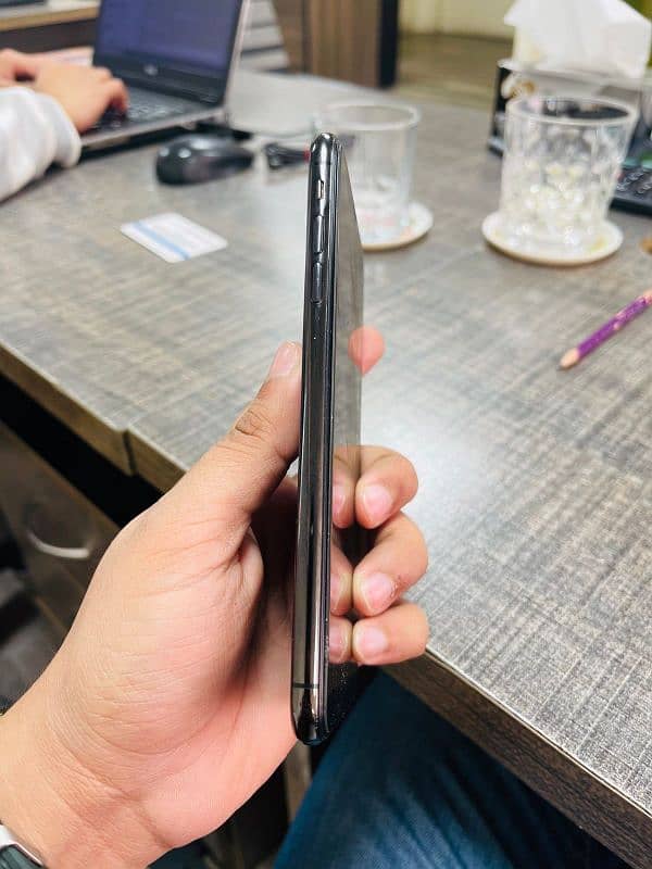 iPhone xs max 10/10 condition 256 Gb 1