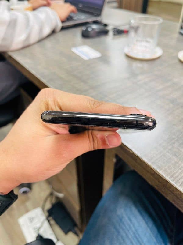 iPhone xs max 10/10 condition 256 Gb 4