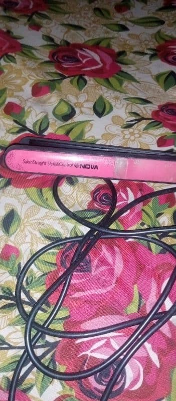 Nova hair straightener 1