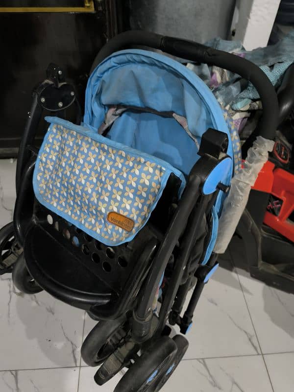 baby pram,9/10 condition,front back option 7