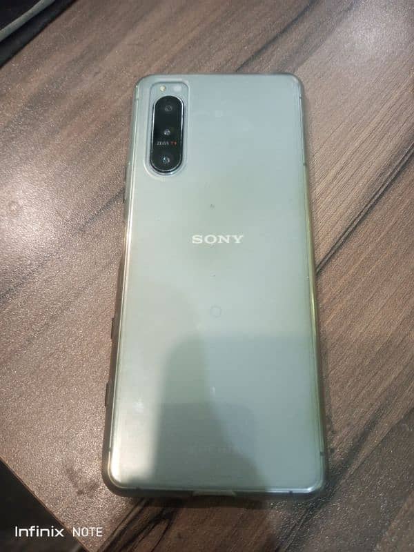 Sony Xperia 5 Mark 2 10/10 condition lush Phone 1