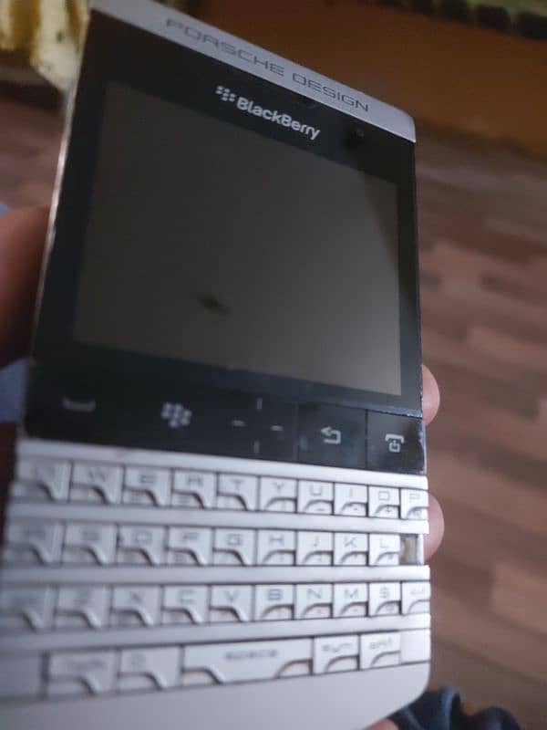 Blackberry Porche Design p9981 2