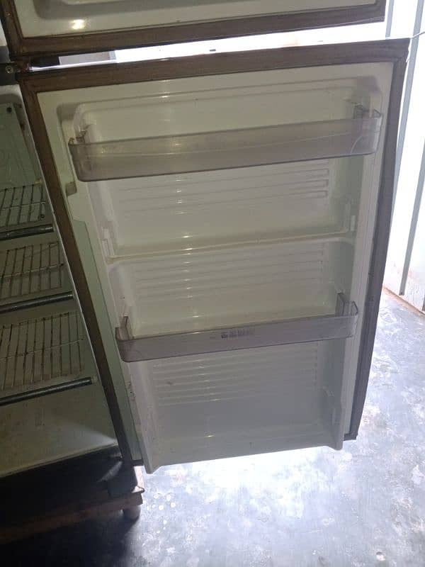 Dawlance refrigerator 4