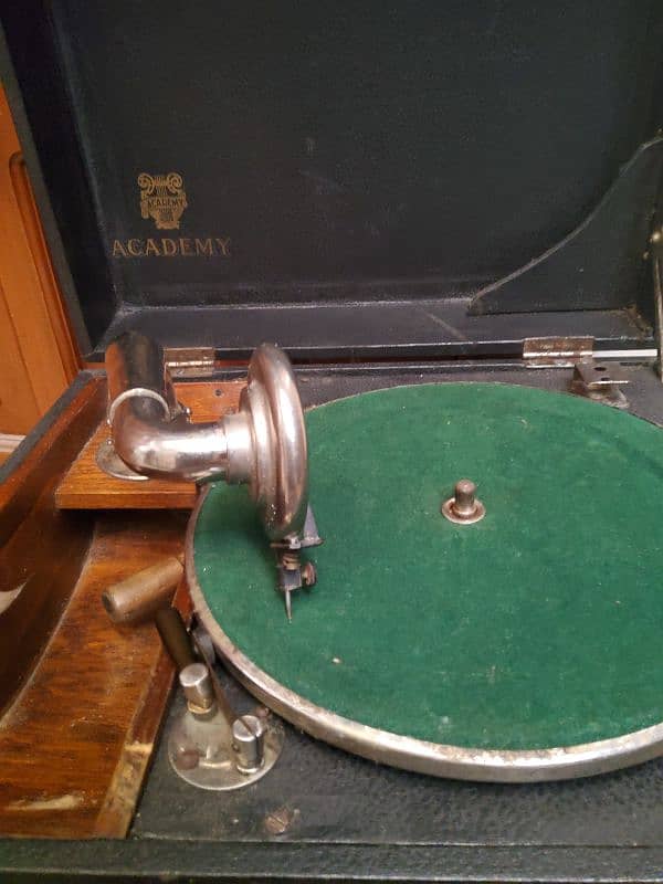 Academy gramophone 2