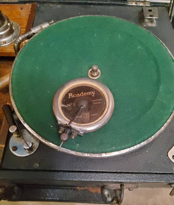 Academy gramophone 5