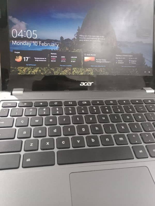 Acer laptop with charger 128gb storage 2GB RAM Windows 10 11.6 display 2