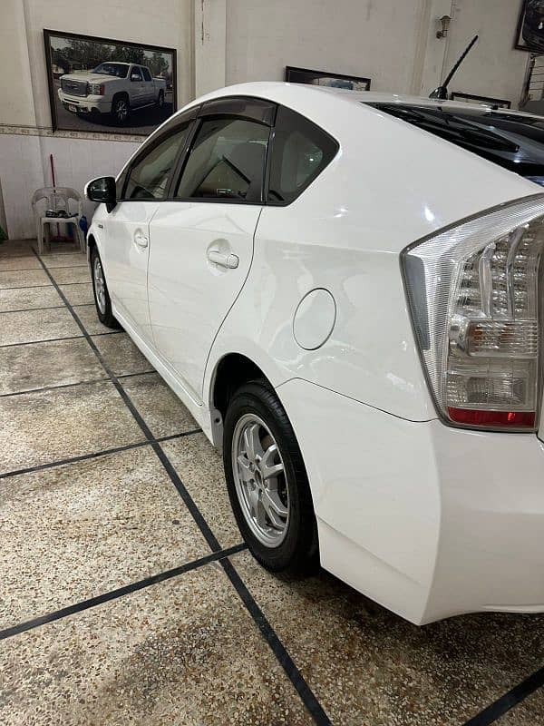 Toyota Prius 2015 4