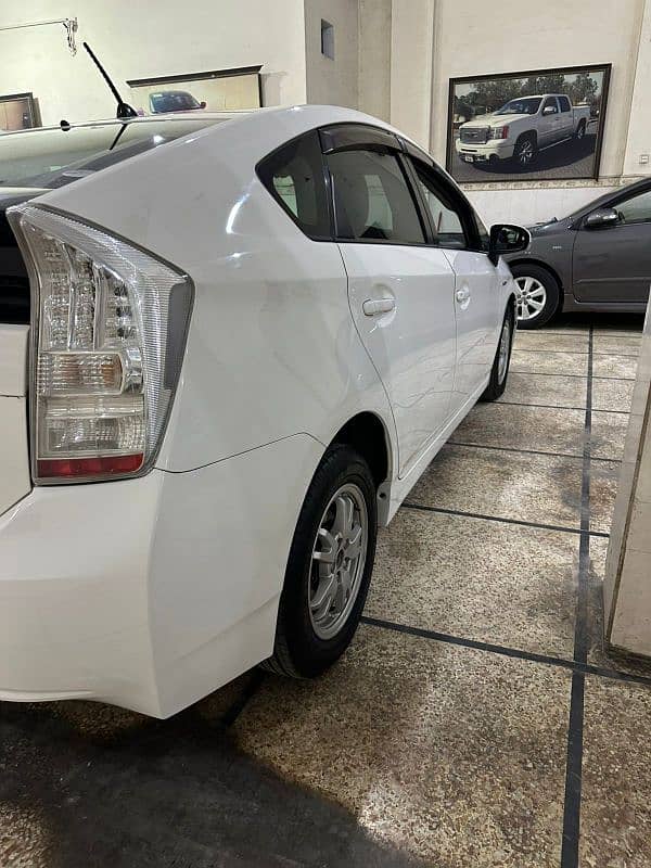 Toyota Prius 2015 7