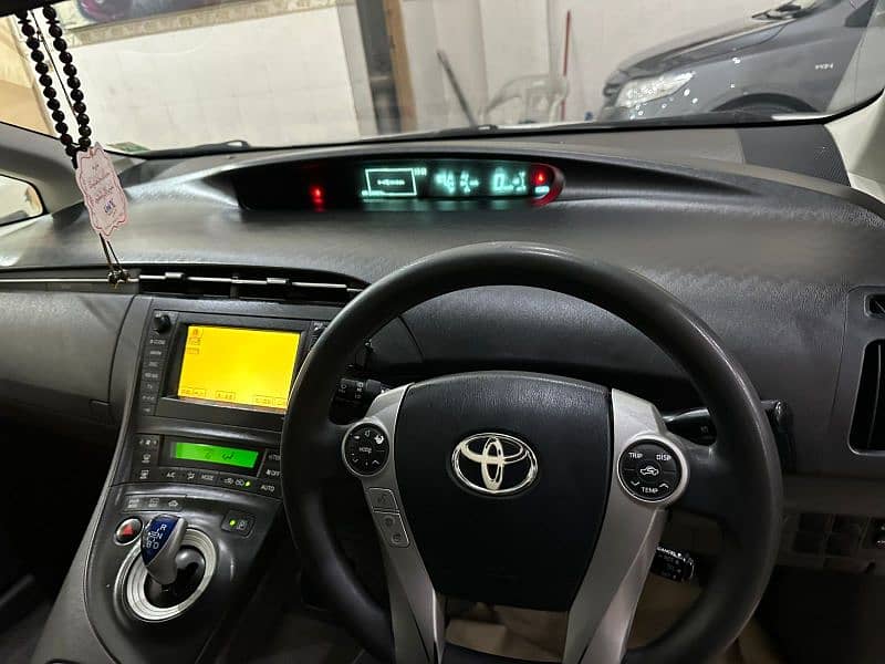 Toyota Prius 2015 10