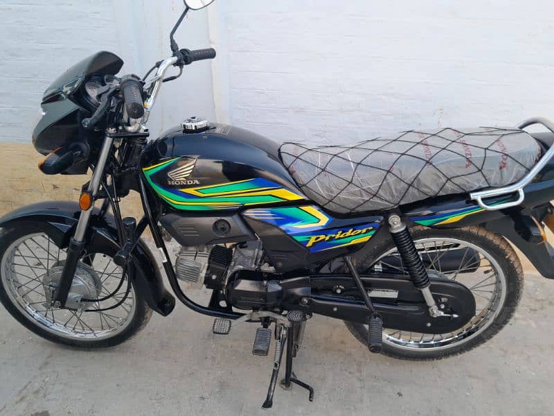 Honda pridor 2022 model black color new condition available hai 2