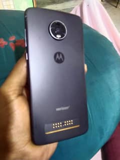 moto z4 (4/128)