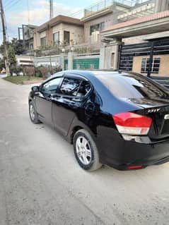 Beautiful Honda City 03037185152