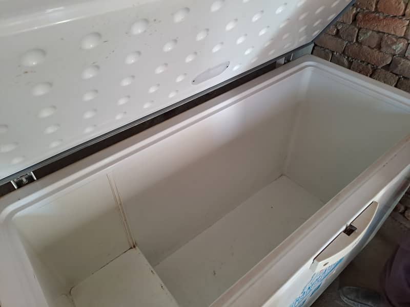 National full size Freezer 0