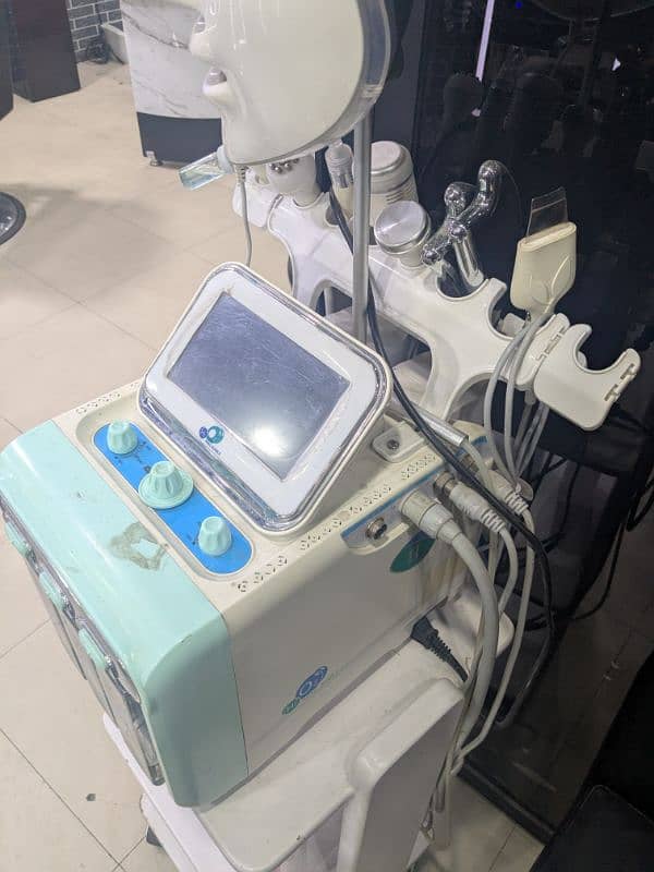 Hydra Facial Machine 0