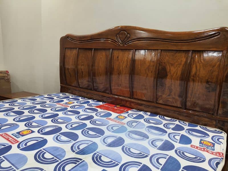 seesham Solid wood bed set king size New Not used (just call me) 2