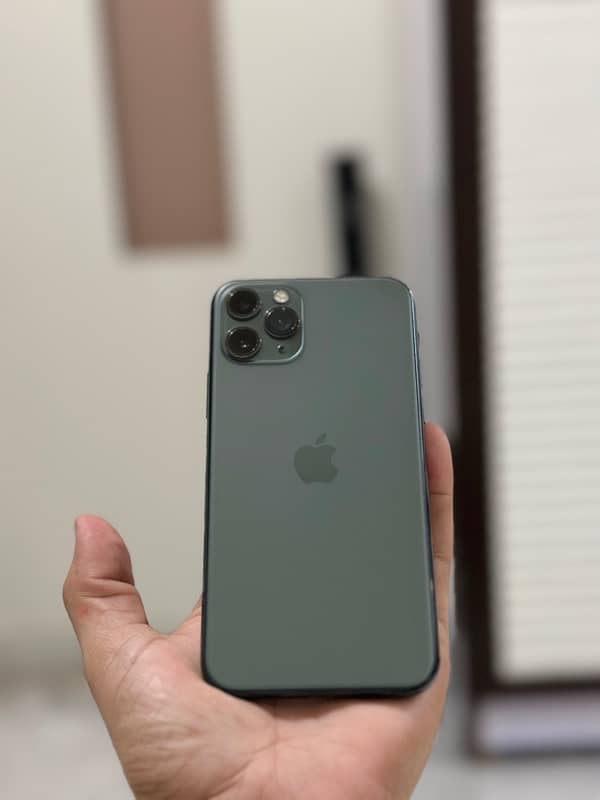 iphone 11 pro midninght green 4