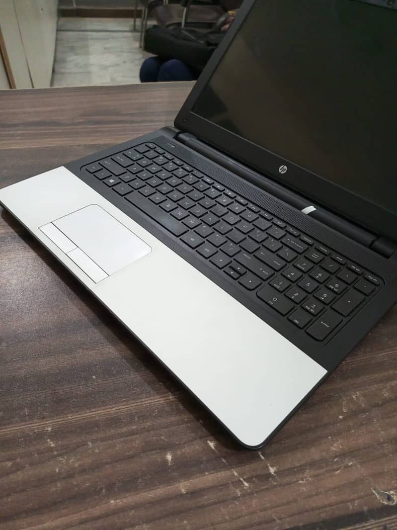 HP Pavilion 15 Netbook Core i5 G1 4th Gen 8GB RAM 500GB HDD= 1