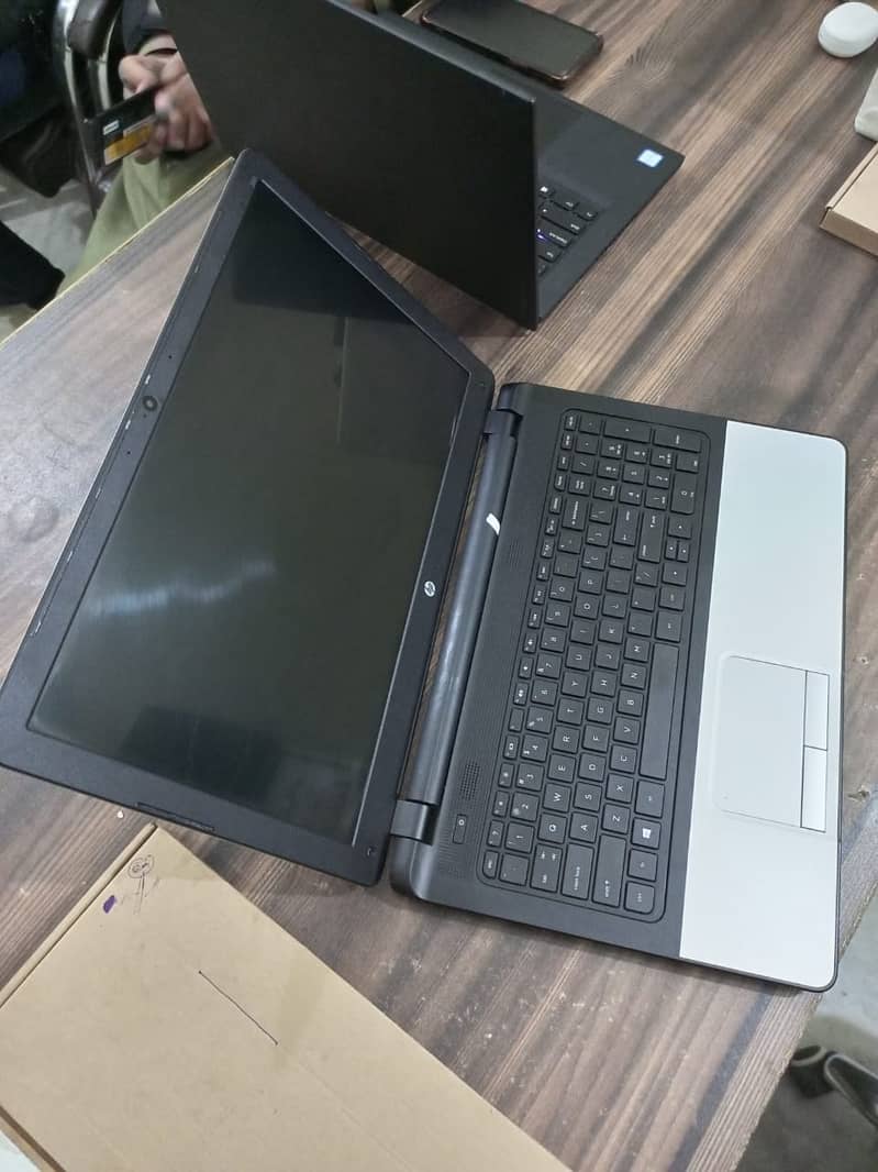 HP Pavilion 15 Netbook Core i5 G1 4th Gen 8GB RAM 500GB HDD= 5