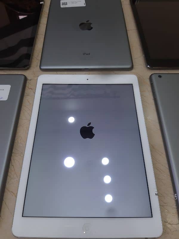 Apple ipad 4/4th generation USA stock price challenge to all  Pakistan 18