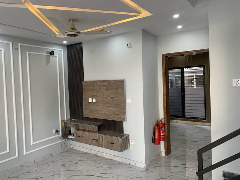 5 MARLA 4 BEDROOM BRAND NEW MODERN DESIGN HOUSE IS AVAILABLE FOR SALE IN DHA PHASE 11 RAHBAR LAHORE 4