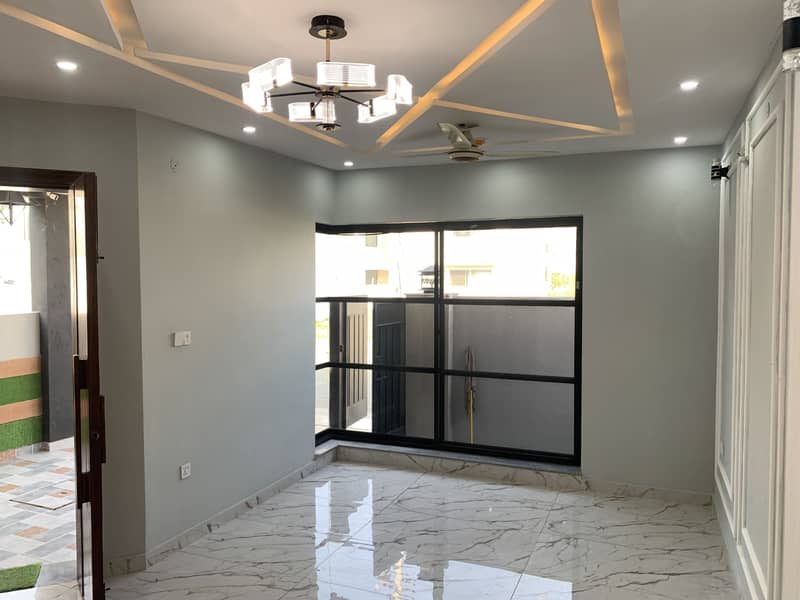 5 MARLA 4 BEDROOM BRAND NEW MODERN DESIGN HOUSE IS AVAILABLE FOR SALE IN DHA PHASE 11 RAHBAR LAHORE 13