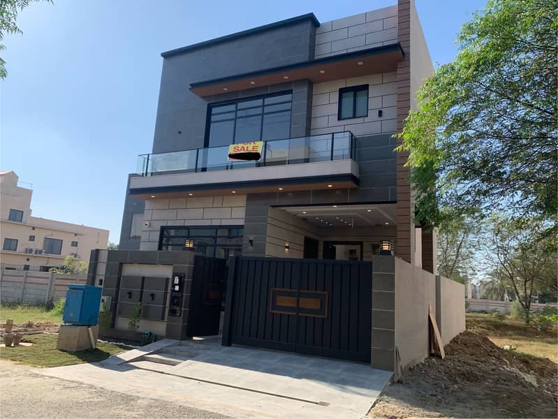 5 MARLA MODERN DESIGN BRAND NEW LAVISH HOUSE IS UP FOR SALE IN DHA PHASE 11 RAHBAR SECTOR 2 8