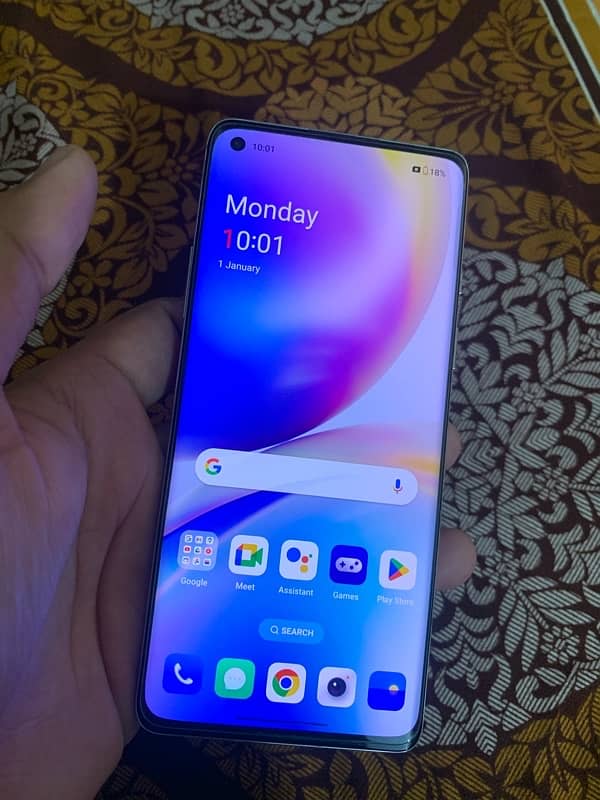 oneplus 8 ,8.128gb 10/9 condition dual sim 5