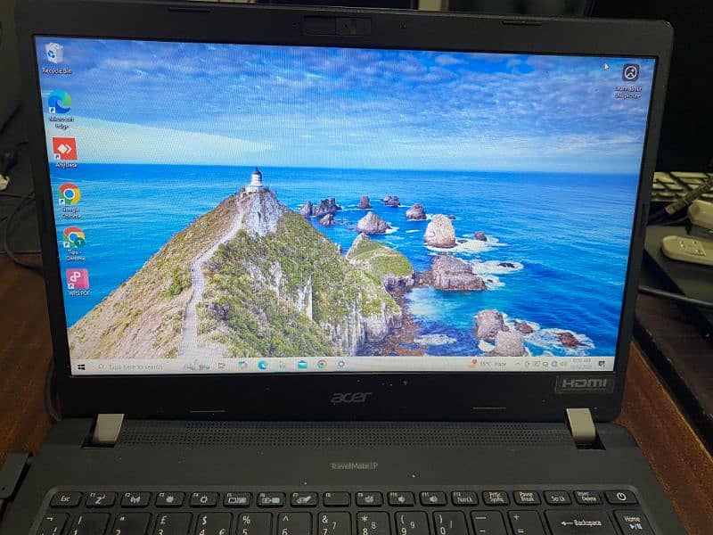 Acer Travel Mate P 7