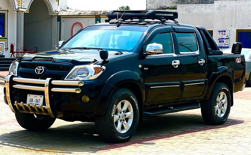 Toyota Hilux 2011 1