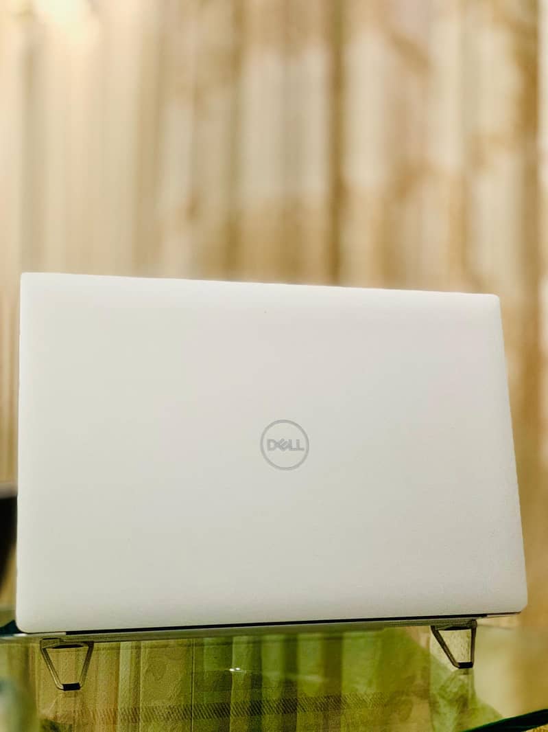 Dell XPS 15 9570 – i7 8th Gen | 24GB RAM | 1TB SSD | 4K Touch screen 6