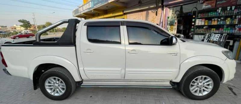 Toyota Hilux 2016 1