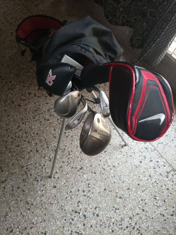 Titliest and Macgregor Complete Golf Kit with bag 9