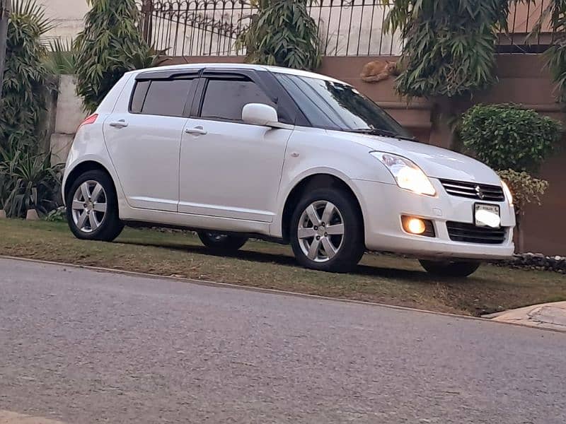 Suzuki Swift 1.3 Automatic with Navigation 1