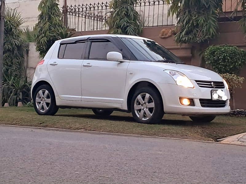 Suzuki Swift 1.3 Automatic with Navigation 2